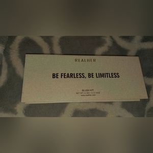 Be fearless, be limitless blush kit